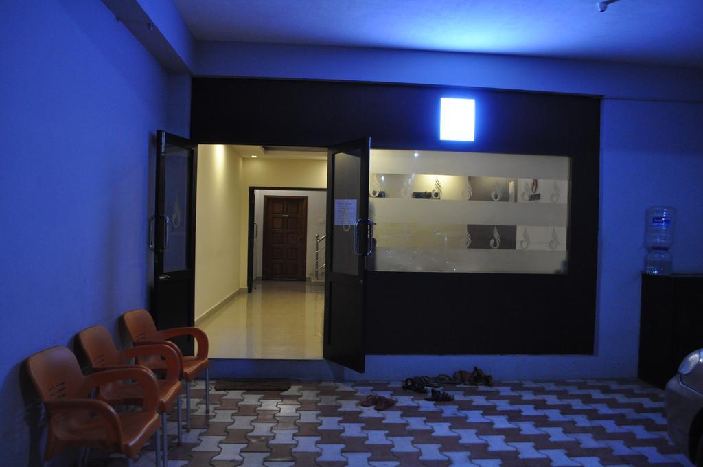 Jyothi Suites Tiruchirappalli المظهر الخارجي الصورة